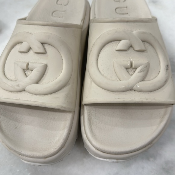 Gucci Shoes Gucci White Slides Sz 37 Poshmark
